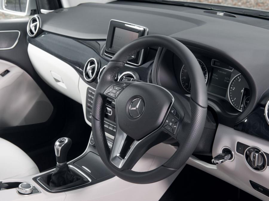  Mercedes-Benz B180 CDI BlueEFFICIENCY 2012 года  (UK) (фото 11 из 14)